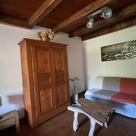 Bed & Breakfast D'hotes Avec Entree Privative Au Calme Dans Maison De Village