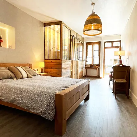 D'hotes Avec Entree Privative Au Calme Dans Maison De Village Bed & Breakfast Saint-Jorioz