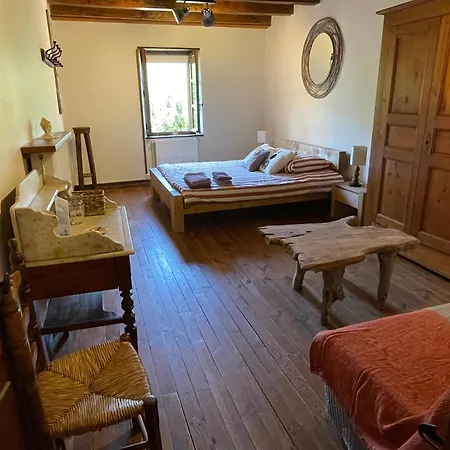 D'hotes Avec Entree Privative Au Calme Dans Maison De Village * Saint-Jorioz